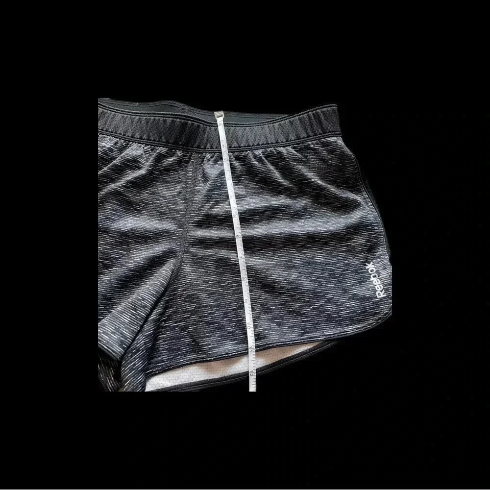Reebok Athletic Women’s Shorts Size Medium Black and White